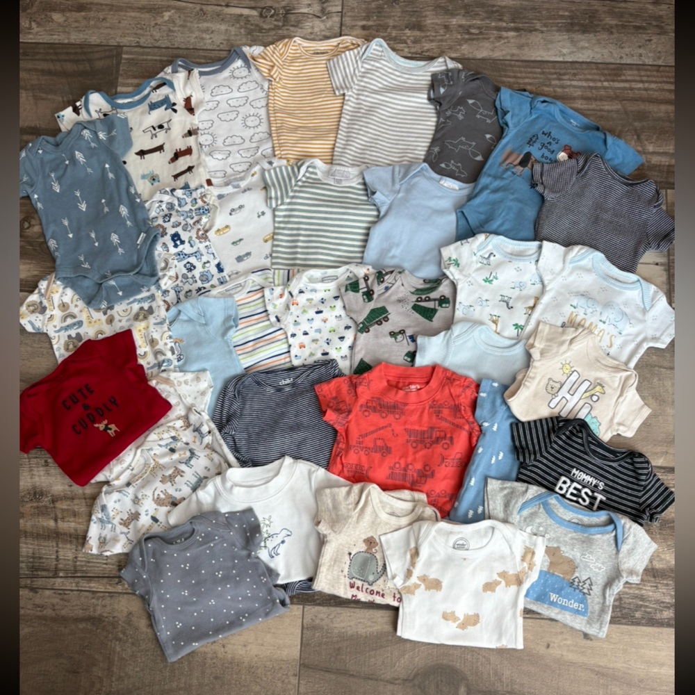 Bundle of Bodysuit Onesies Size 0-3 Months